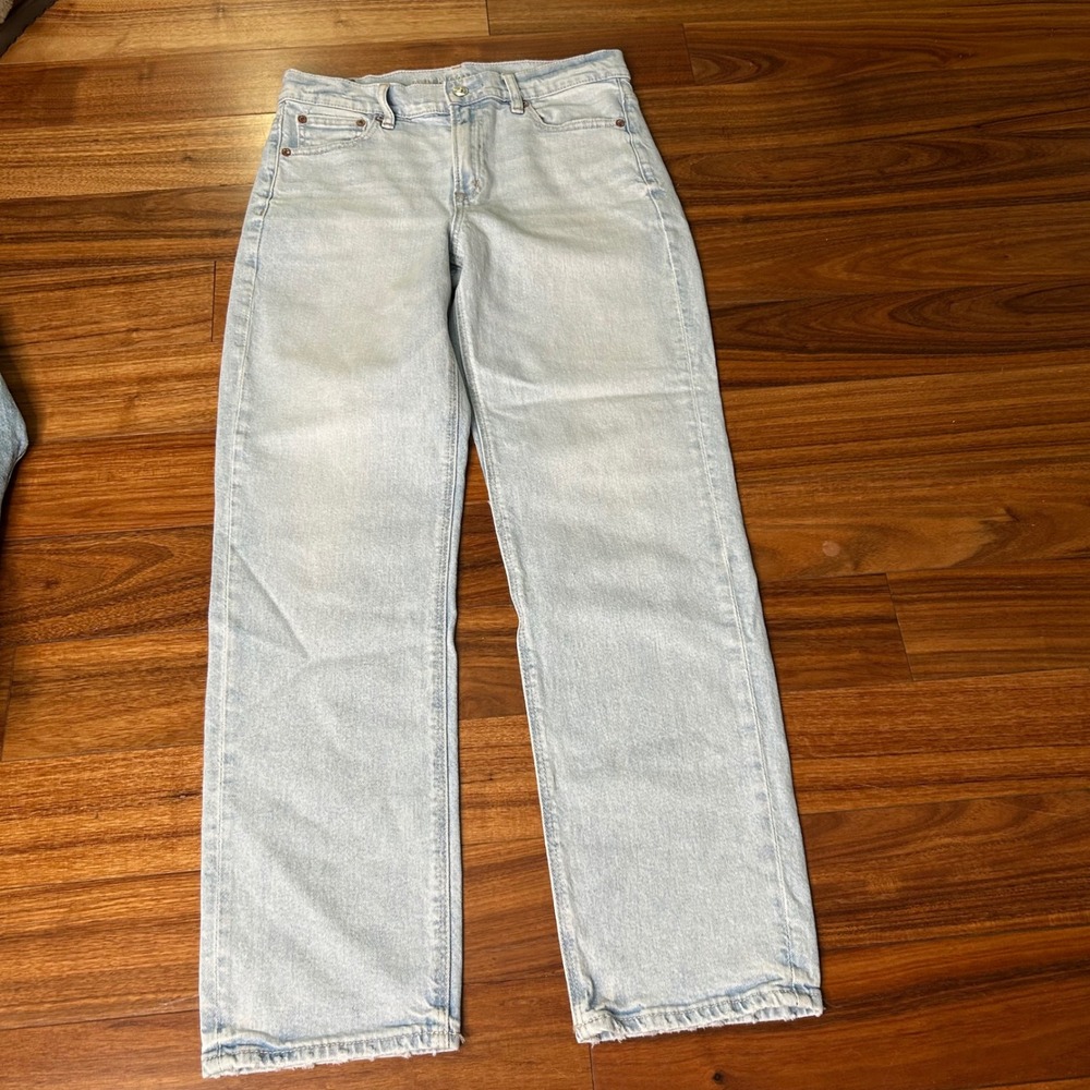 American Eagle Super High-Rise Straight Leg Jeans Light Wash Blue Size 6 Regular